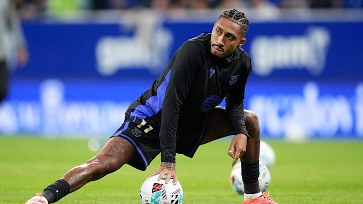 Raphinha se lesionó en el encuentro ante el Real Oviedo Raphinha se lesionó en el encuentro ante el Real Oviedo