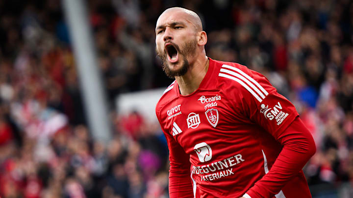 Ludovic Ajorque, joueur le mieux payé du SB29.