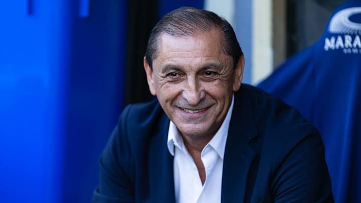 Ramón Díaz foi apresentado como novo técnico do Corinthians Ramón Díaz foi apresentado como novo técnico do Corinthians