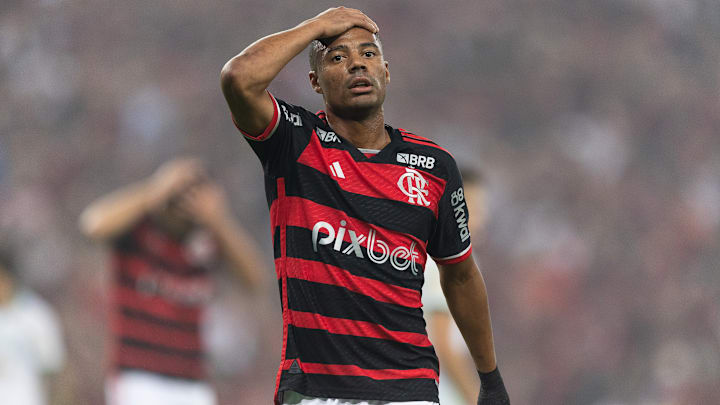 De la Cruz se recuperou de lesão na coxa e deve ir a campo no Maracanã.