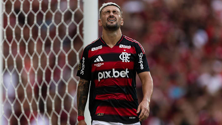 Arrascaeta convive com problemas físicos há algum tempo