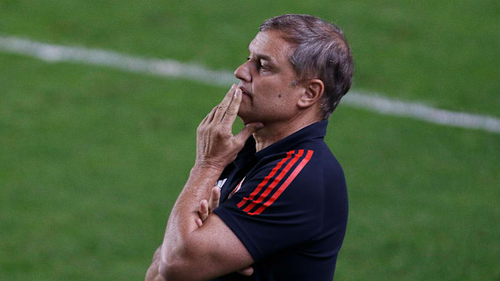 El entrenador Diego Aguirre.