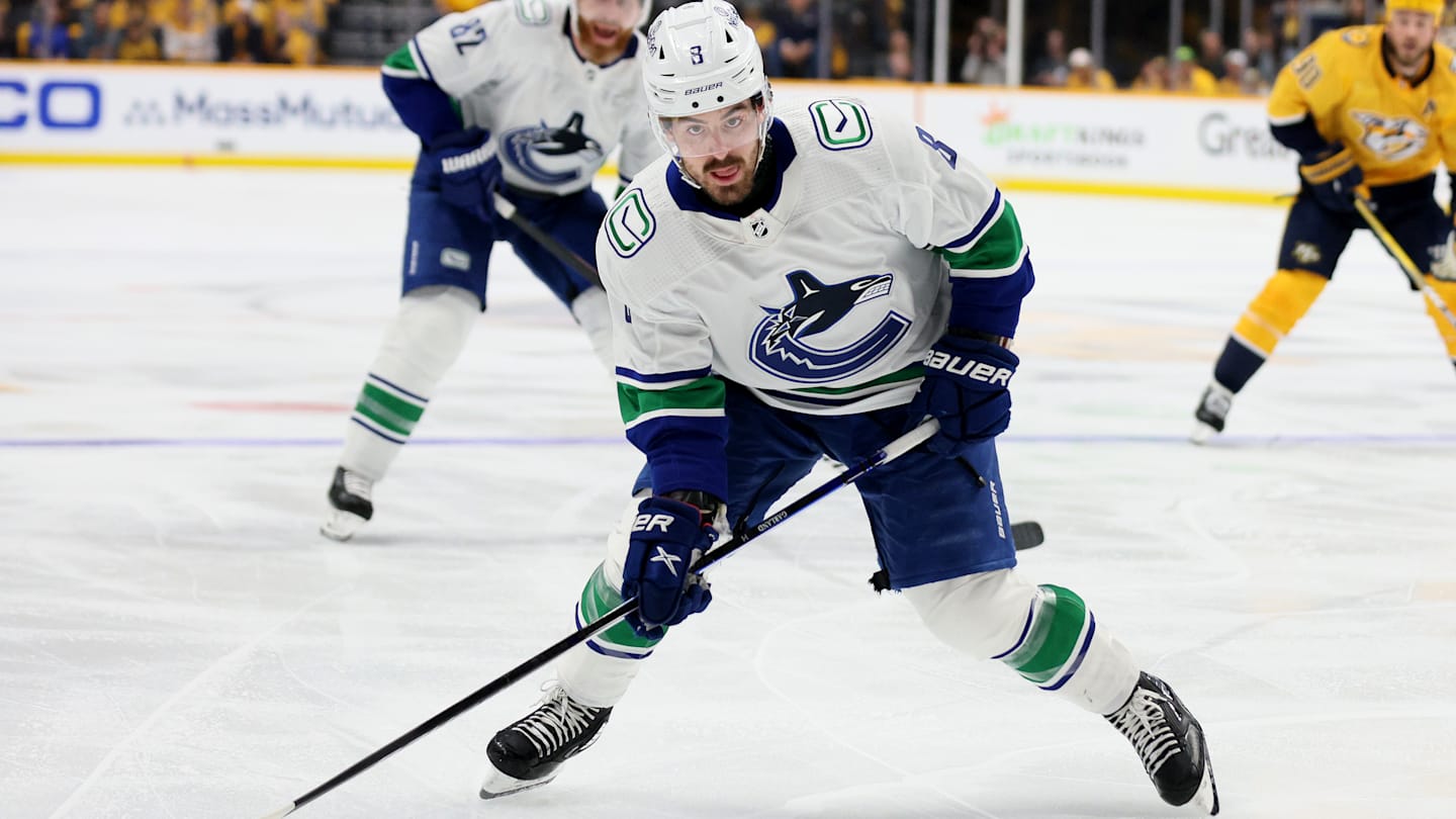 Maple Leafs should trade for this Canucks forward to jolt offense