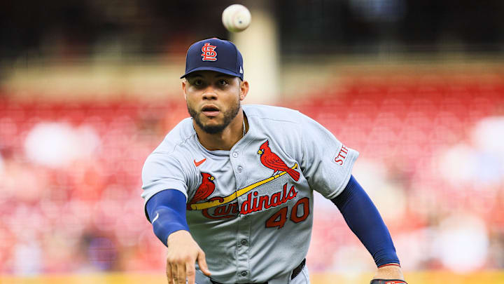 Aug 29, 2025; Cincinnati, Ohio, USA; St. Louis Cardinals first baseman Willson Contreras (40) throws to first to get Cincinnati Reds second baseman Santiago Espinal (not pictured) out in the second inning at Great American Ball Park. Mandatory Credit: Katie Stratman-Imagn Images Aug 29, 2025; Cincinnati, Ohio, USA; St. Louis Cardinals first baseman Willson Contreras (40) throws to first to get Cincinnati Reds second baseman Santiago Espinal (not pictured) out in the second inning at Great American Ball Park. Mandatory Credit: Katie Stratman-Imagn Images