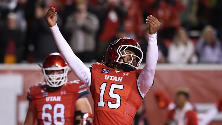 Utah Utes quarterback Byrd Ficklin (15) earned Big 12 Freshman of the Week honors after rushing for 166 yards on 6 carries against the Baylor Bears.