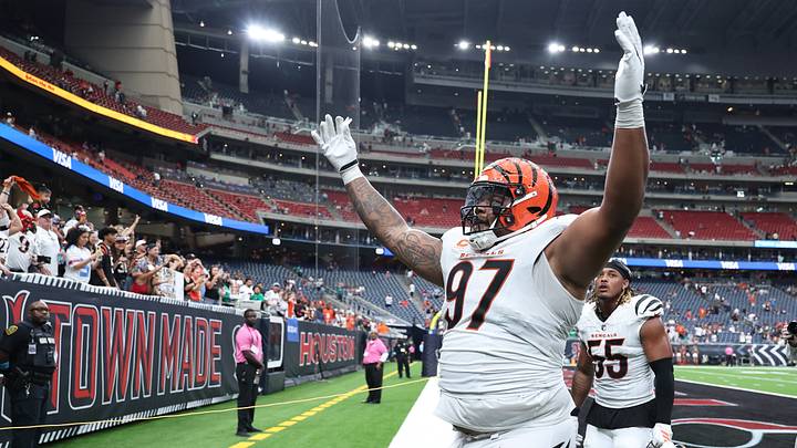Sep 20, 2026; Houston, Texas, USA; Cincinnati Bengals defensive tackle Dexter Lawrence II (97) celebrates after defeating the Houston Texans at Reliant Stadium. Mandatory Credit: Troy Taormina-Imagn Images Sep 20, 2026; Houston, Texas, USA; Cincinnati Bengals defensive tackle Dexter Lawrence II (97) celebrates after defeating the Houston Texans at Reliant Stadium. Mandatory Credit: Troy Taormina-Imagn Images