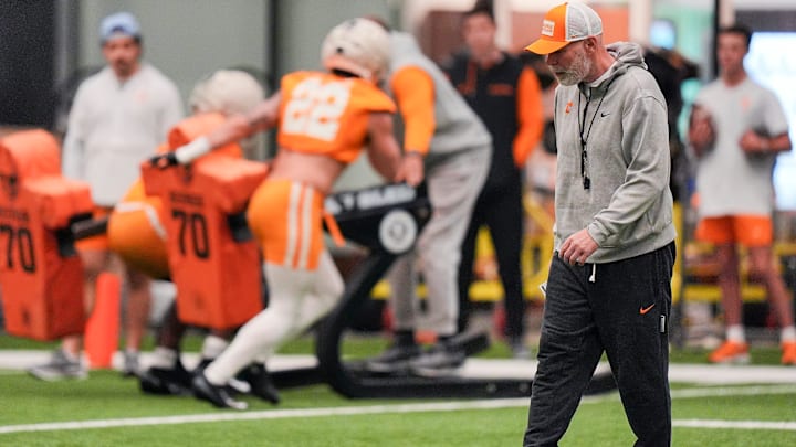CBS Sports' Austin Nivison actually likes the Jim Knowles hire for the Tennessee Volunteers CBS Sports' Austin Nivison actually likes the Jim Knowles hire for the Tennessee Volunteers