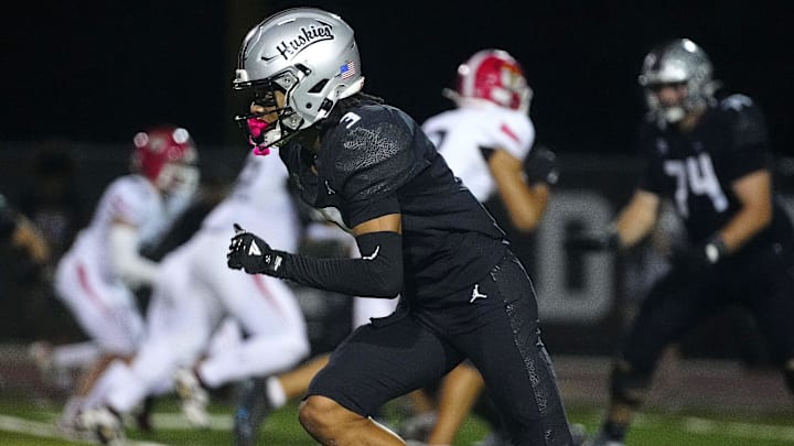 Hamilton wide receiver Roye Oliver III (3) sprints on a route against Brophy during a game at Hamilton High School in Chandler, on Sept. 19, 2025.
