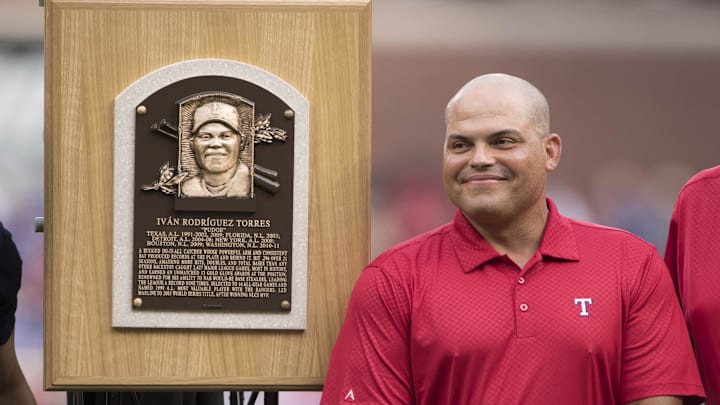 Texas Rangers le hizo un homenaje al catcher Iván Rodríguez  