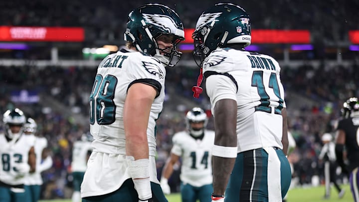 Dallas Goedert (L), A.J. Brown (R), Philadelphia Eagles