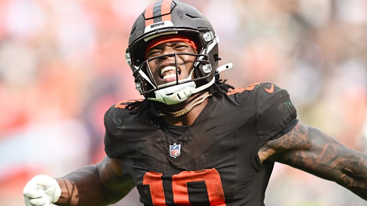 Cleveland Browns running back Quinshon Judkins (10) celebrates after scoring a touchdown against the Green Bay Packers during the fourth quarter at Huntington Bank Field. Cleveland Browns running back Quinshon Judkins (10) celebrates after scoring a touchdown against the Green Bay Packers during the fourth quarter at Huntington Bank Field.