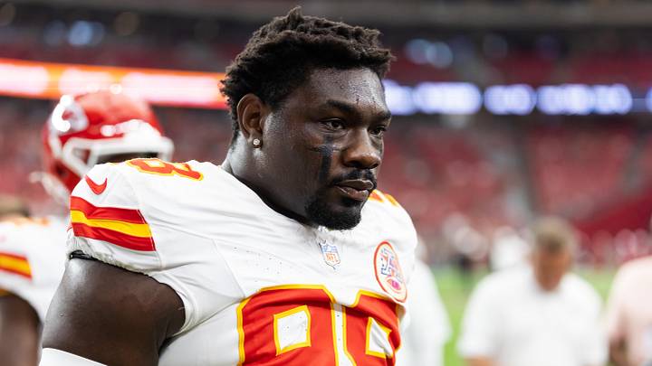 Aug 9, 2025; Glendale, Arizona, USA; Kansas City Chiefs defensive end Janarius Robinson (98) against the Arizona Cardinals during a preseason NFL game at State Farm Stadium. Mandatory Credit: Mark J. Rebilas-Imagn Images Aug 9, 2025; Glendale, Arizona, USA; Kansas City Chiefs defensive end Janarius Robinson (98) against the Arizona Cardinals during a preseason NFL game at State Farm Stadium. Mandatory Credit: Mark J. Rebilas-Imagn Images