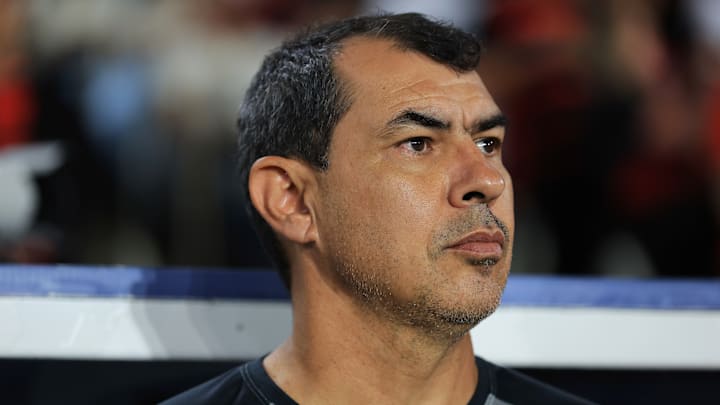 Carille não resiste ao 8 a 0 sofrido diante do Flamengo e não é mais técnico do Vitória 