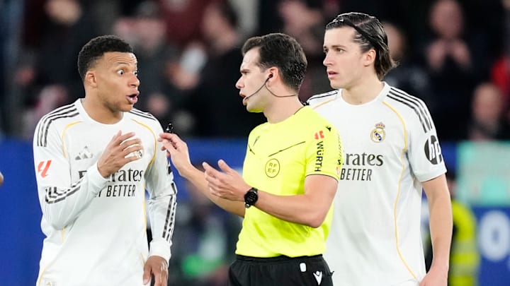 Real Madrid haderte neben der eigenen Leistung auch mit Schiedsrichter 