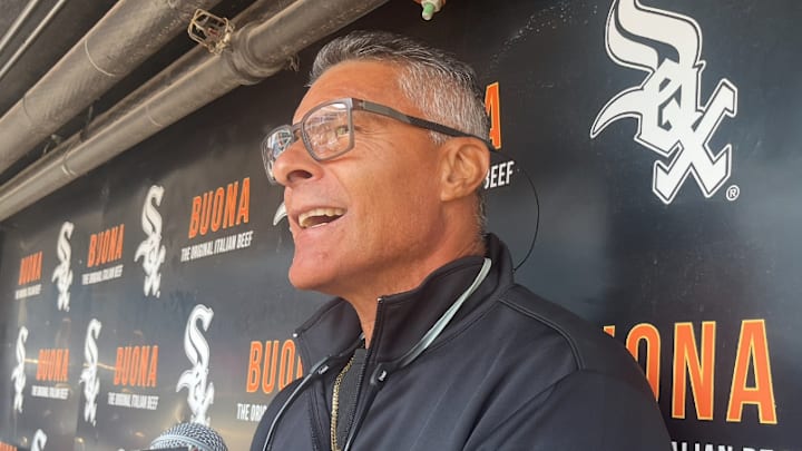 José Valentín speaks in the White Sox dugout at Rate Field prior to Friday's game against the New York Yankees.