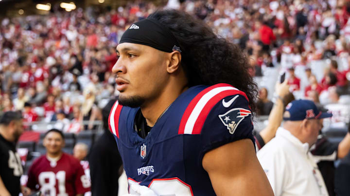 Dec 15, 2024; Glendale, Arizona, USA; New England Patriots linebacker Jahlani Tavai (48) against the Arizona Cardinals at State Farm Stadium. Mandatory Credit: Mark J. Rebilas-Imagn Images Dec 15, 2024; Glendale, Arizona, USA; New England Patriots linebacker Jahlani Tavai (48) against the Arizona Cardinals at State Farm Stadium. Mandatory Credit: Mark J. Rebilas-Imagn Images