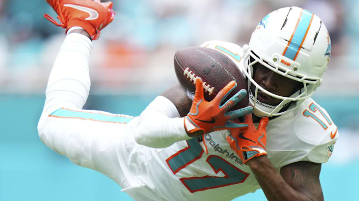Miami Dolphins wide receiver Jaylen Waddle (17) catches a pass against the Los Angeles Chargers during the second quarter at Hard Rock Stadium. Miami Dolphins wide receiver Jaylen Waddle (17) catches a pass against the Los Angeles Chargers during the second quarter at Hard Rock Stadium.