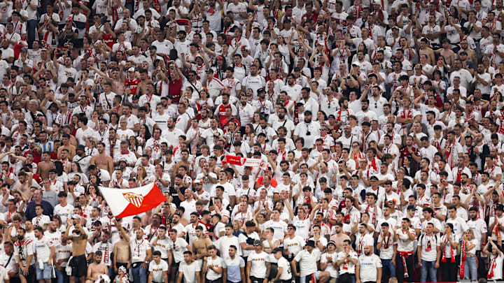 300 supporters du FC Séville ont vécu une mauvaise soirée.