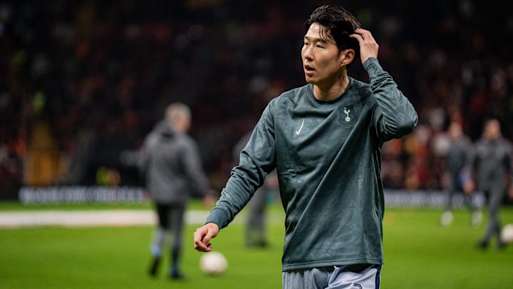 Heung-Min Son warming up ahead of the Europa League tie with Galatasaray
