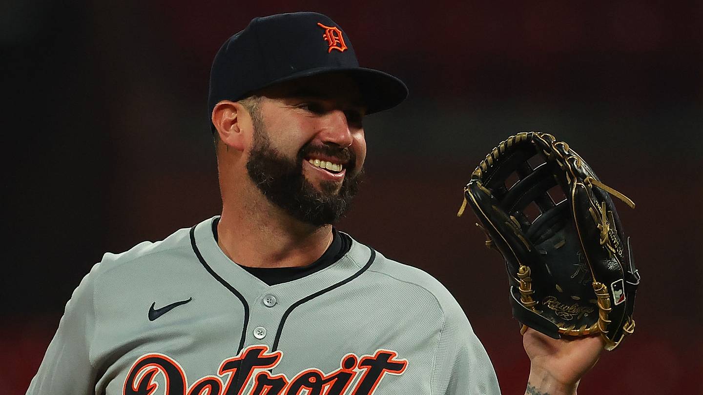 Tigers Sign Nido, Sparking Backup Catcher Competition