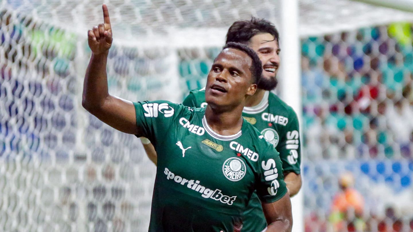 Jhon Arias joga hoje? Desfalques e escalação do Palmeiras contra o Corinthians no Brasileirão