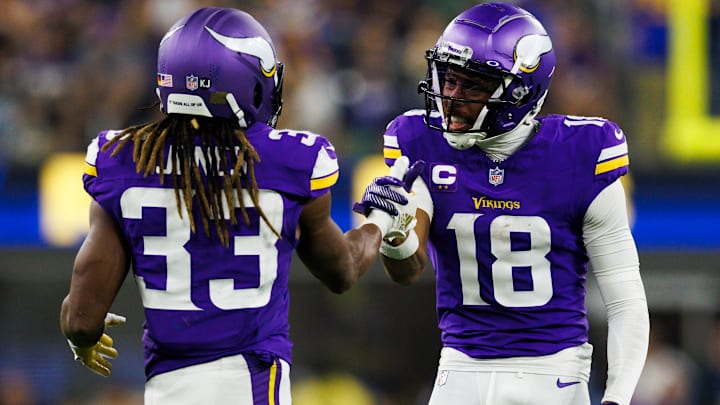 Minnesota Vikings RB Aaron Jones (L) and WR Justin Jefferson (R)