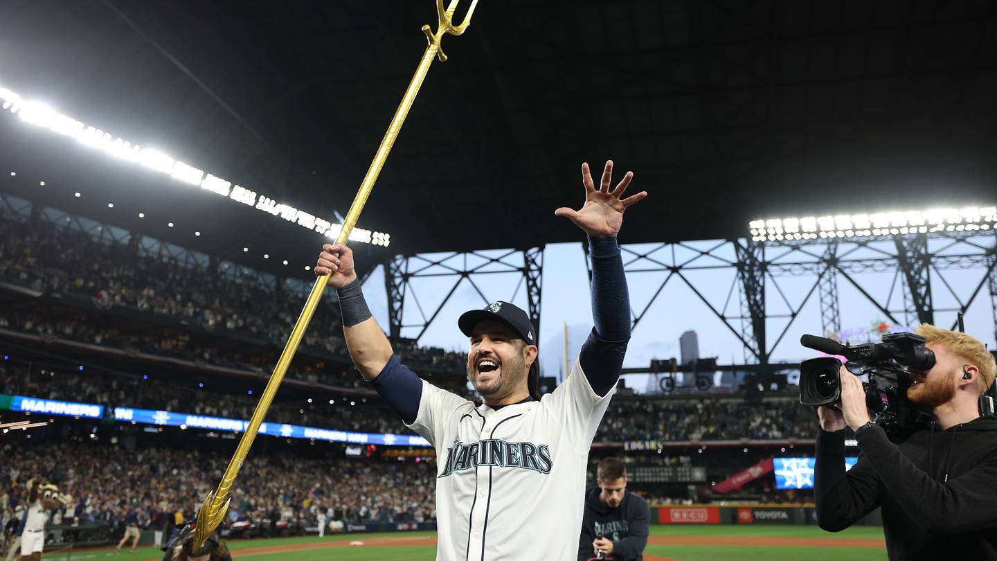 48 years, zero pennants: Mariners one win away from historic breakthrough