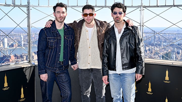 Jonas Brothers Light the Empire State Building to Celebrate 20 Years and to Kickoff JONASCON Weekend