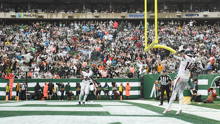 Denver Broncos v New York Jets