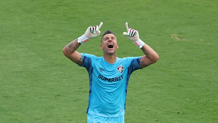 Fábio assinou renovação com o Tricolor Carioca