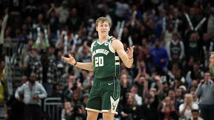 Minnesota Timberwolves v Milwaukee Bucks