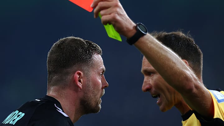 Wie bunt geht es am 10. Buli-Spieltag zu? Wie bunt geht es am 10. Buli-Spieltag zu?