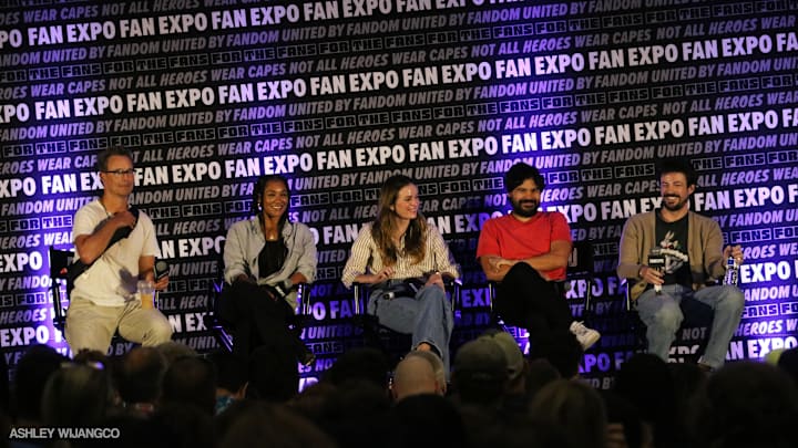 The Flash stars Tom Cavanagh, Candice Patton, Danielle Panabaker, Carlos Valdes, and Grant Gustin reunite for a panel at FAN EXPO Chicago 2025.