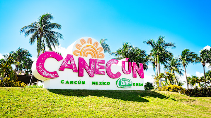 PHOTOS & VIDEO: Snoop Dogg & Katie Ledecky Pump Up Raising Cane’s Leaders with Performance and Fireside Chats at Canecún Conference. Image Credit to Raising Cane's. 