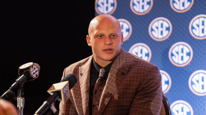Jul 18, 2024; Dallas, TX, USA; Arkansas defensive end Landon Jackson speaking at Omni Dallas Hotel. 