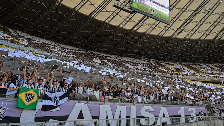 Perfil do estádio brincou com a contratação de Pavón