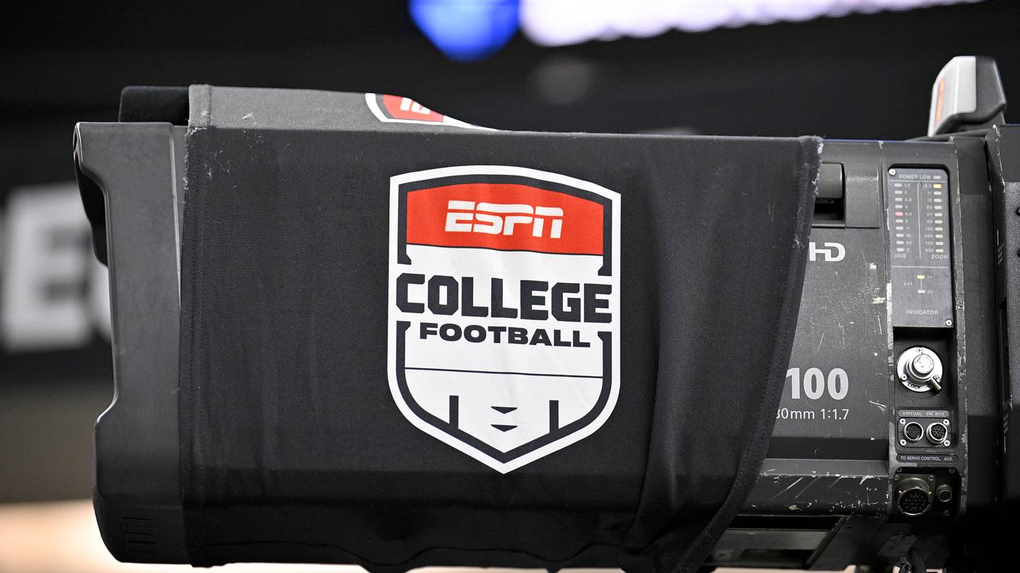 College Football's No. 1 LB Sweepstakes Down to Three National Powerhouses
