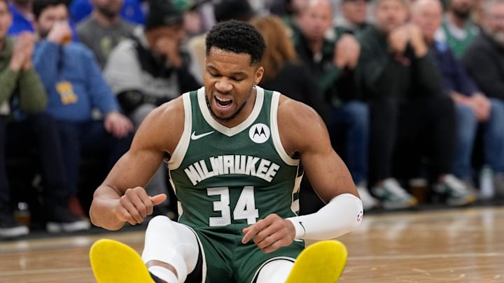 Detroit Pistons v Milwaukee Bucks Detroit Pistons v Milwaukee Bucks