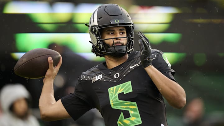 Could a weak slate cost Oregon and quarterback Dante Moore home field in the CFP?
