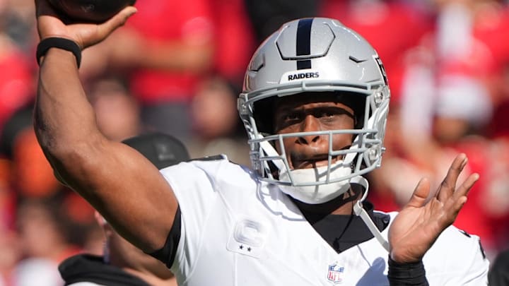 Oct 19, 2025; Kansas City, Missouri, USA; Las Vegas Raiders warms up prior to the game against the Kansas City Chiefs at GEHA Field at Arrowhead Stadium. Mandatory Credit: Denny Medley-Imagn Images Oct 19, 2025; Kansas City, Missouri, USA; Las Vegas Raiders warms up prior to the game against the Kansas City Chiefs at GEHA Field at Arrowhead Stadium. Mandatory Credit: Denny Medley-Imagn Images