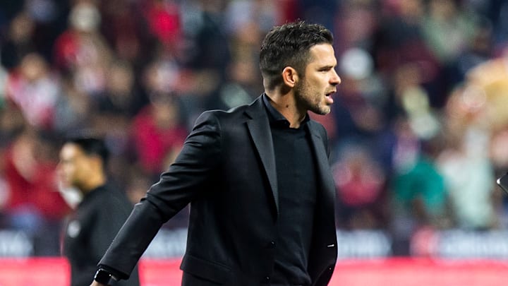 Fernando Gago aún no ha podido ganar con Chivas