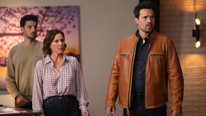 FOUND -- "Missing While Perfect" Episode 204 -- Pictured: (l-r) Karan Oberoi as Dahn, Kelli Williams as Margaret, Brett Dalton as Detective Mark Trent