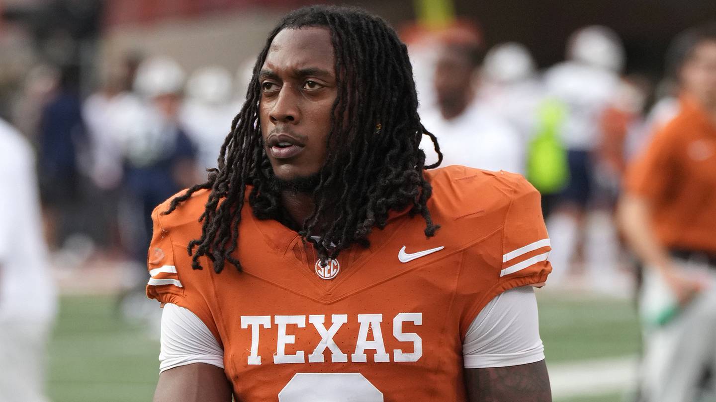 Texas Longhorns Receive Good and Bad News on Latest Injury Report vs. Tennessee