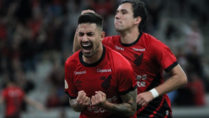 Zagueiro Pedro Henrique marcou um dos gols do Furacão Zagueiro Pedro Henrique marcou um dos gols do Furacão