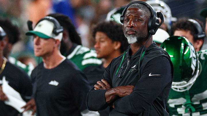 Jets head coach Aaron Glenn likely isn't thrilled that this issue has resurfaced. Jets head coach Aaron Glenn likely isn't thrilled that this issue has resurfaced.