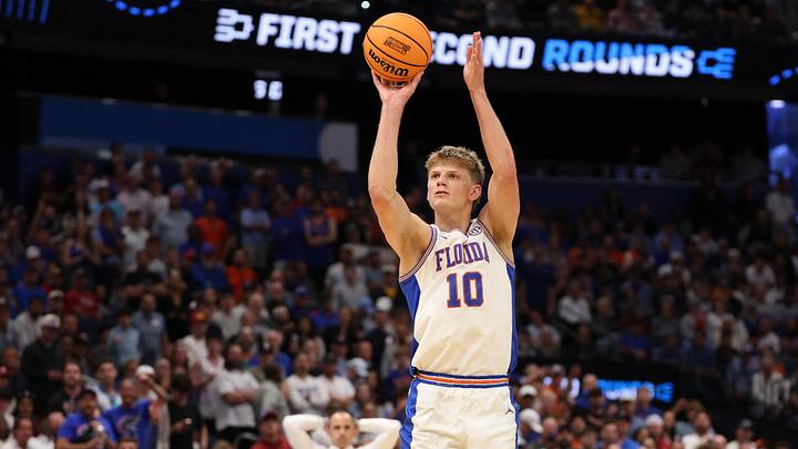 Mar 22, 2026; Tampa, FL, USA; Florida Gators forward Thomas Haugh (10) shoots the ball against the Iowa Hawkeyes in the second half during a second round game of the men's 2026 NCAA Tournament at Benchmark International Arena. Mar 22, 2026; Tampa, FL, USA; Florida Gators forward Thomas Haugh (10) shoots the ball against the Iowa Hawkeyes in the second half during a second round game of the men's 2026 NCAA Tournament at Benchmark International Arena.
