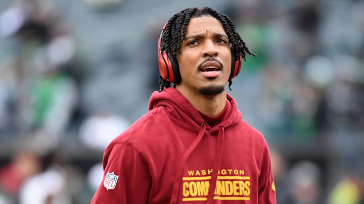 Daniels looks on before the NFC Championship game at Lincoln Financial Field. Daniels looks on before the NFC Championship game at Lincoln Financial Field.