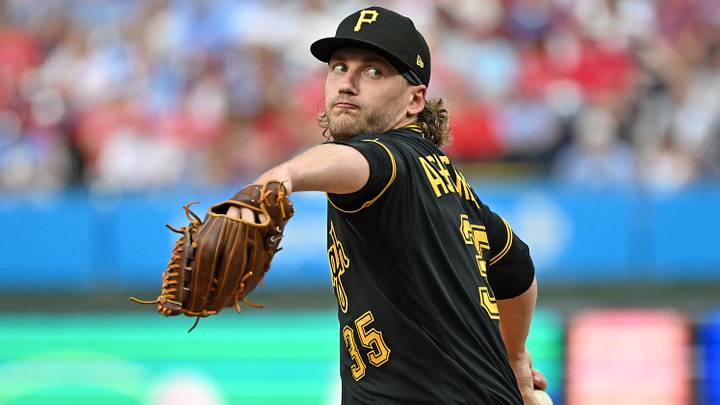 Jun 29, 2026; Philadelphia, Pennsylvania, USA; Pittsburgh Pirates pitcher Braxton Ashcraft (35) throws a pitch during the first inning against the Philadelphia Phillies at Citizens Bank Park. Mandatory Credit: Eric Hartline-Imagn Images