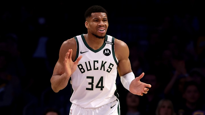 Milwaukee Bucks v Los Angeles Lakers