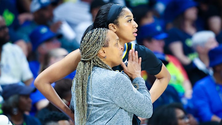 May 15, 2024; Arlington, Texas, USA; Chicago Sky head coach Teresa Weatherspoon speaks with Chicago Sky forward Angel Reese (5) during the second half against the Dallas Wings at College Park Center. Mandatory Credit: Kevin Jairaj-Imagn Images May 15, 2024; Arlington, Texas, USA; Chicago Sky head coach Teresa Weatherspoon speaks with Chicago Sky forward Angel Reese (5) during the second half against the Dallas Wings at College Park Center. Mandatory Credit: Kevin Jairaj-Imagn Images